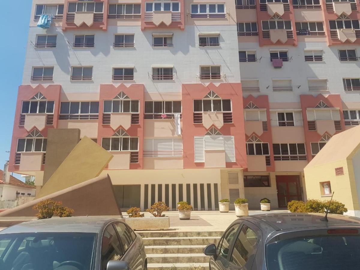 Remarkable 1 Bedroom Apartment Кошта-да-Капарика Экстерьер фото